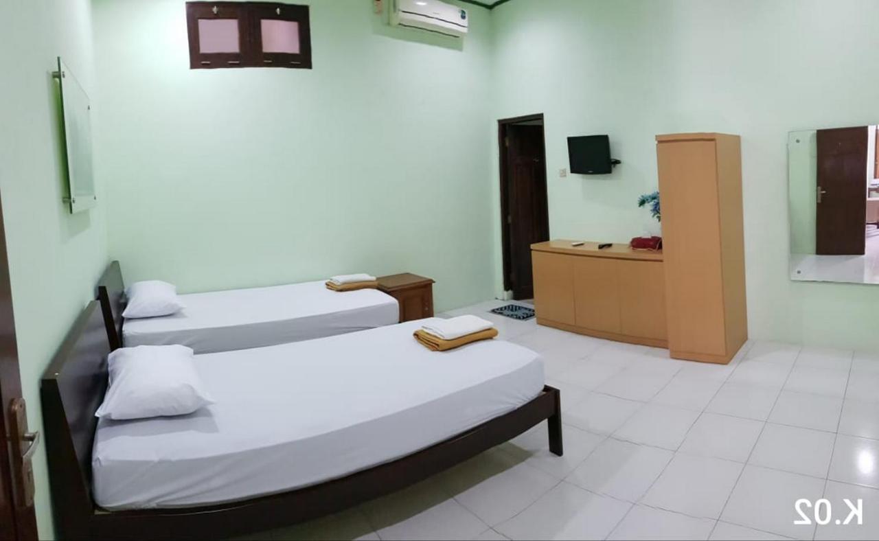Embe Pitoe Syariah Gejayan RedPartner Hotel Pakualaman Bagian luar foto