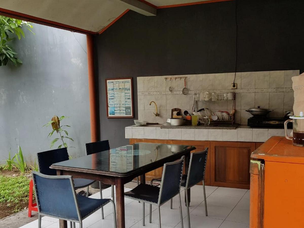 Embe Pitoe Syariah Gejayan RedPartner Hotel Pakualaman Bagian luar foto