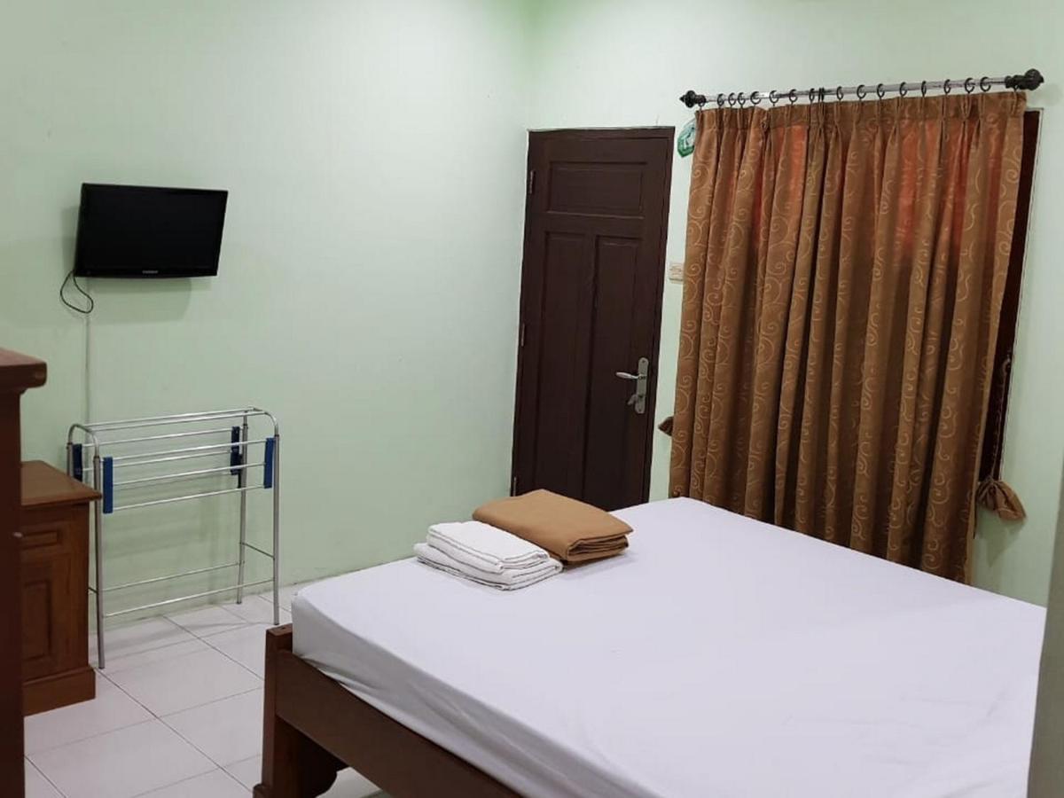 Embe Pitoe Syariah Gejayan RedPartner Hotel Pakualaman Bagian luar foto