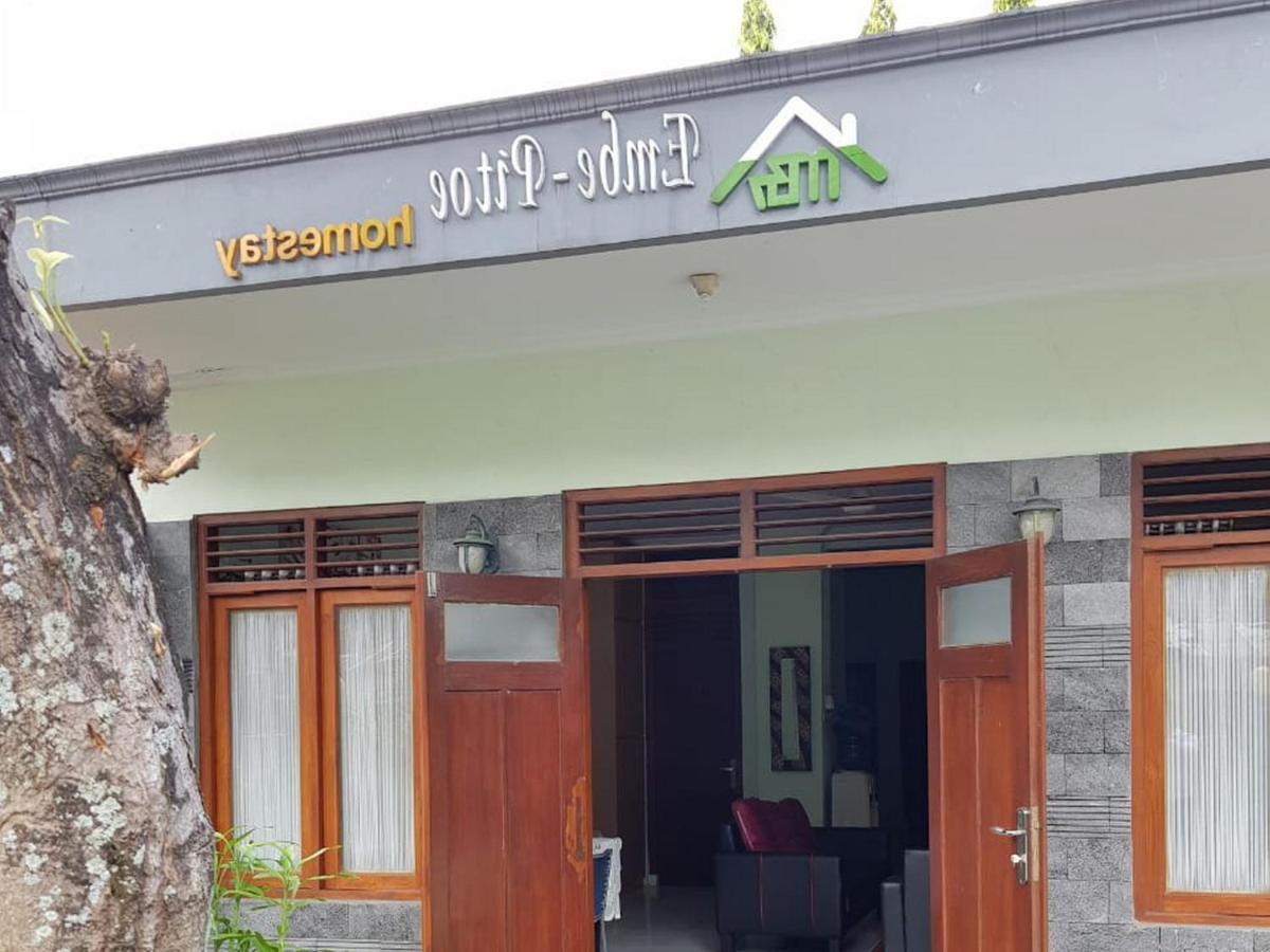 Embe Pitoe Syariah Gejayan RedPartner Hotel Pakualaman Bagian luar foto