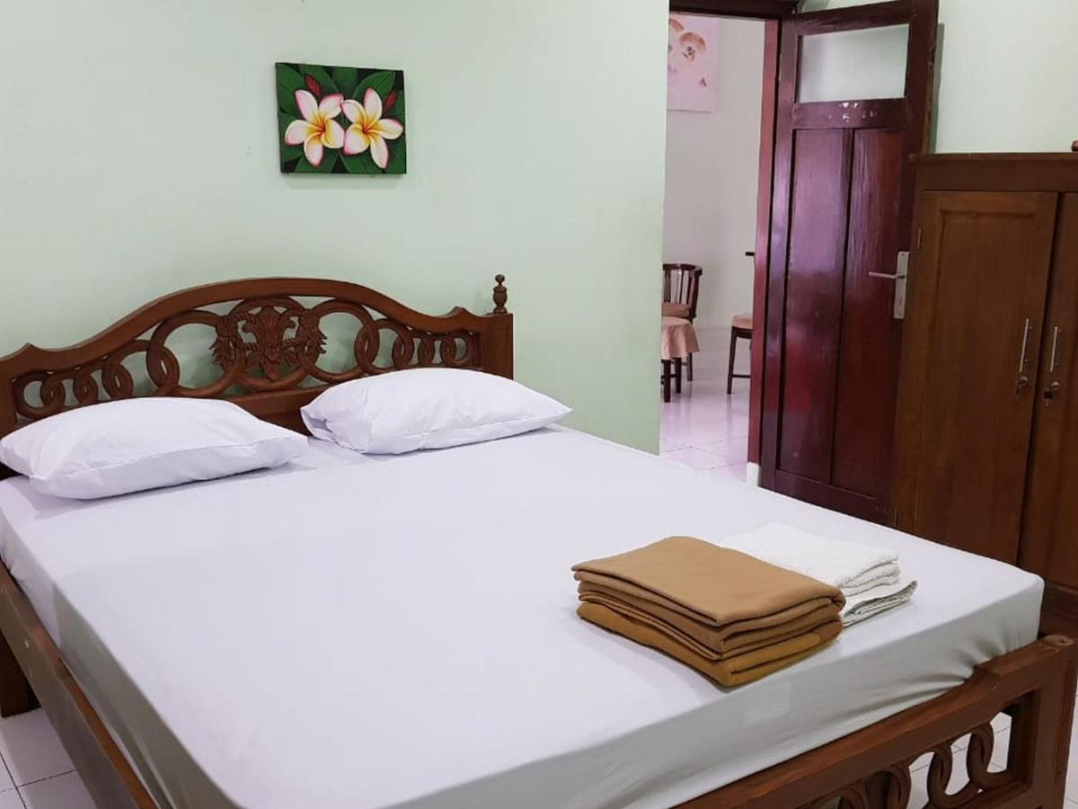 Embe Pitoe Syariah Gejayan RedPartner Hotel Pakualaman Bagian luar foto