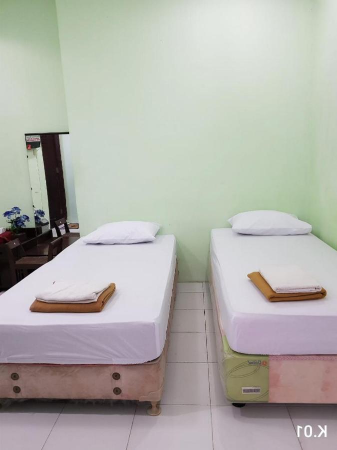 Embe Pitoe Syariah Gejayan RedPartner Hotel Pakualaman Bagian luar foto